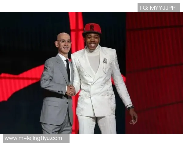 邦纳称斯科蒂巴恩斯与埃文莫布里是宿敌同届同位置的较量引发关注 邦纳称斯科蒂巴恩斯与埃文莫布里是宿敌同届同位置的较量引发关注