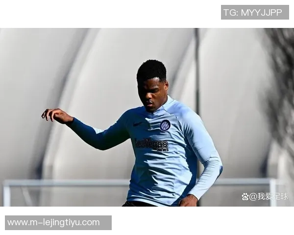 邓弗里斯更换经纪人若顶级球队求购将考虑转会事宜 邓弗里斯更换经纪人若顶级球队求购将考虑转会事宜