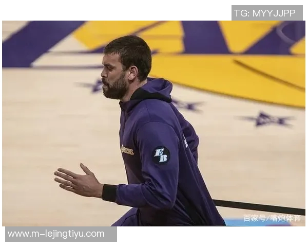夸梅年过四十仍坚持比赛却不应抱怨裁判影响队友心态
