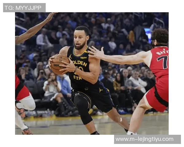 波杰与库里携手迎来第三年默契加深与巴特勒的配合日益成熟