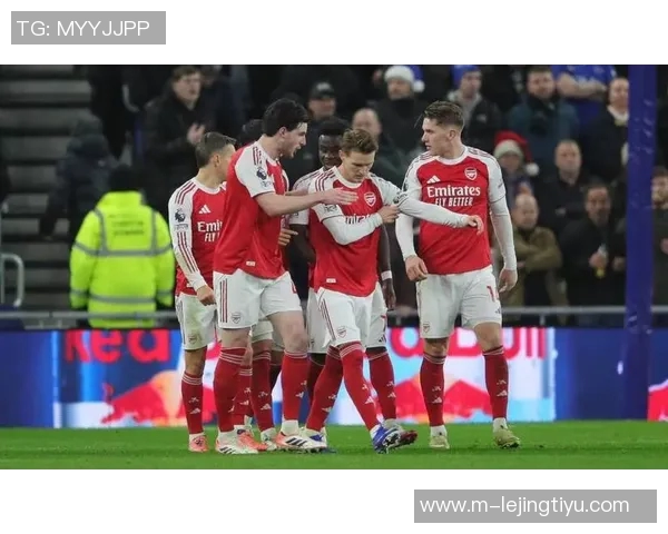 英超激战利物浦小胜热刺阿森纳稳居圣诞冠军皇马喜迎三连胜盛况