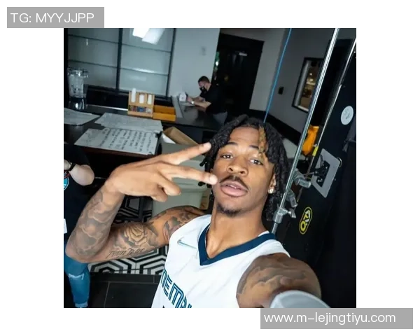 考辛斯盛赞华子与莫兰特组合完美契合展现篮球新风貌