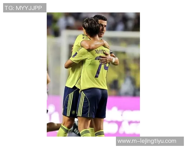 姆巴佩点球温情时刻拥抱迪亚斯深情表白为了你而战 姆巴佩点球温情时刻拥抱迪亚斯深情表白为了你而战